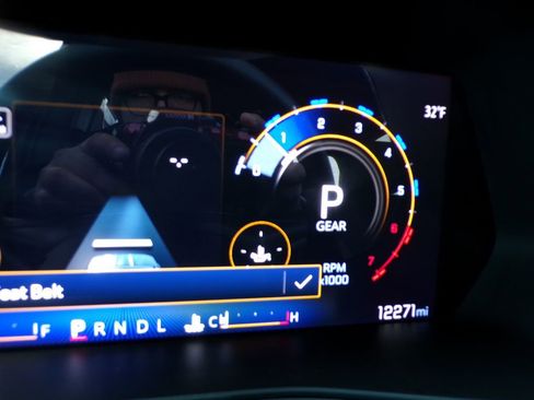 Used 2024 Chevrolet Colorado ZR2 w/ Technology Package AWD/4WD image 25
