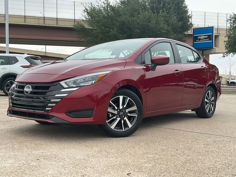 Used 2025 Nissan Versa SV FWD image 2