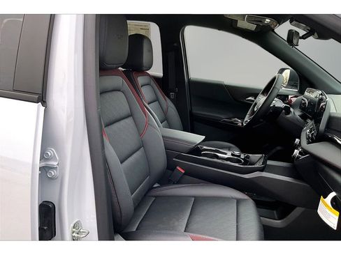 New 2026 Chevrolet Equinox RS w/ Convenience Package III AWD/4WD image 11