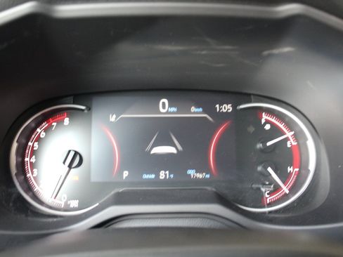 Used 2024 Toyota RAV4 LE FWD image 9