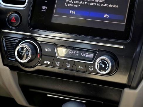 Used 2014 Honda Civic Hybrid Sedan image 20