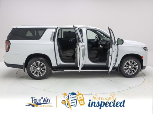 Used 2023 Chevrolet Suburban LS w/ Driver Alert Package AWD/4WD image 3