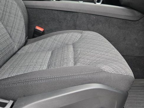 Used 2023 Volvo XC60 B5 Core image 35