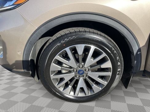 Used 2021 Ford Escape Titanium w/ Class II Trailer Tow Package image 13