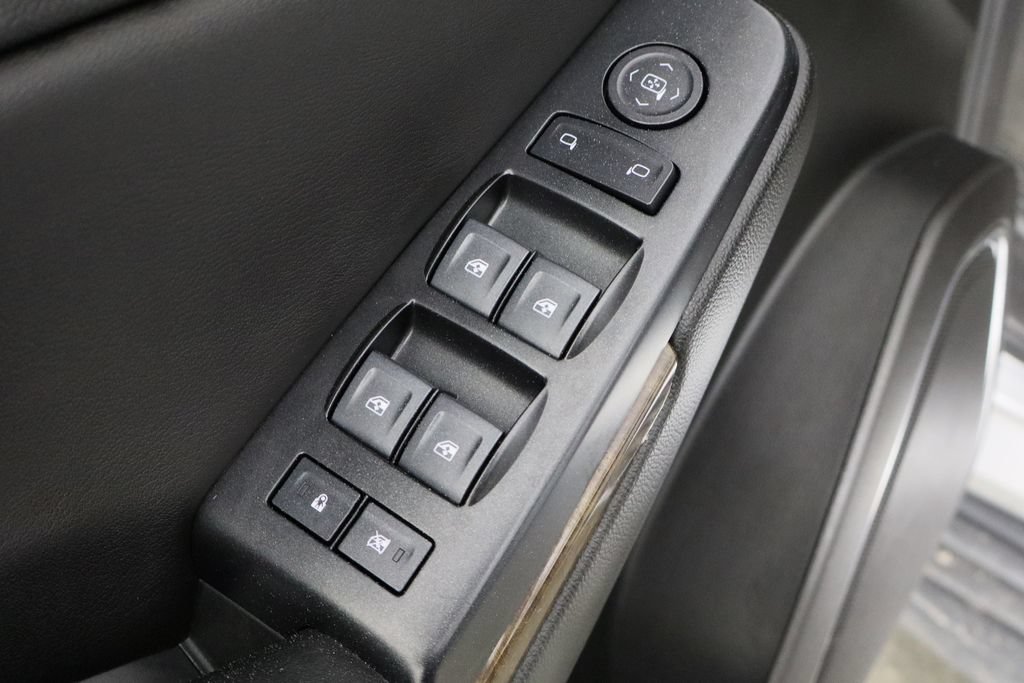 Used 2019 Chevrolet Tahoe 2WD w/ Enhanced Driver Alert Package image 14