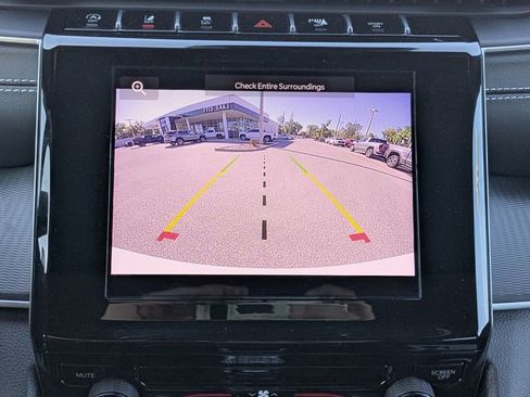 Used 2025 Jeep Grand Cherokee Laredo X image 30