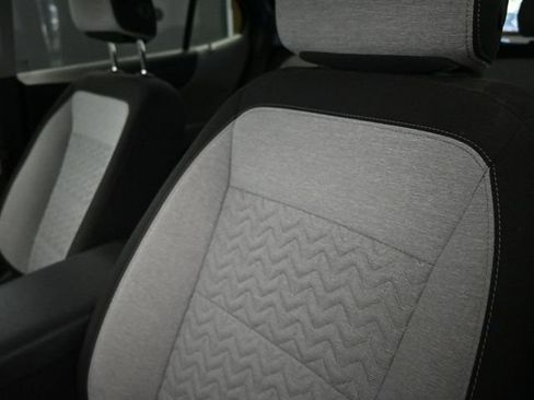 Used 2023 Chevrolet Equinox LT image 19