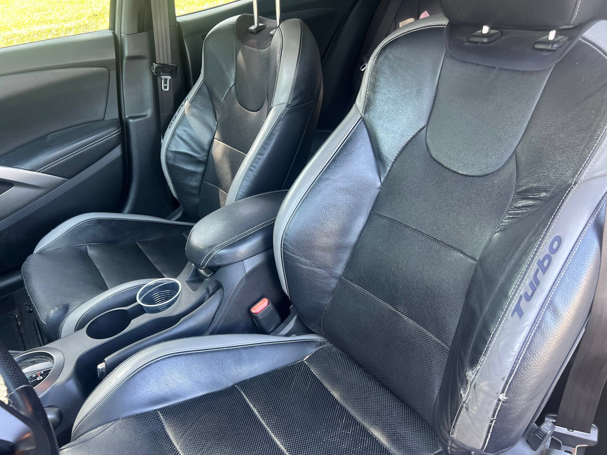 Used 2016 Hyundai Veloster Turbo FWD image 12