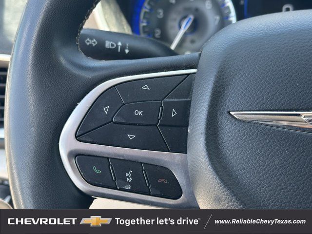 Used 2022 Chrysler Voyager LX FWD image 13