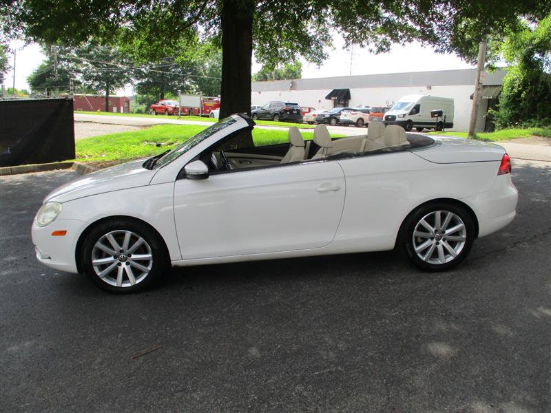 Used 2009 Volkswagen Eos Komfort FWD image 4
