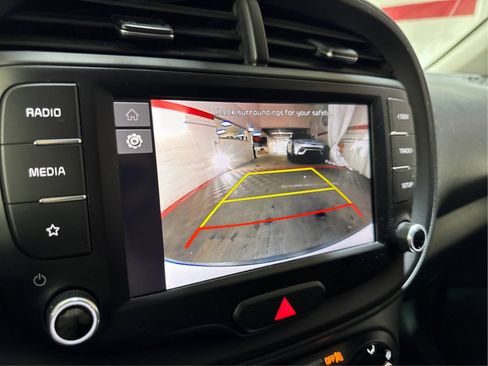 Used 2023 Kia Soul LX w/ LX Technology Package FWD image 20