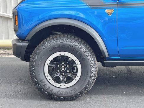 Used 2022 Ford Bronco Badlands image 20