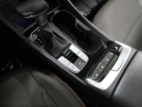 Certified 2024 Hyundai Santa Cruz Limited image 15