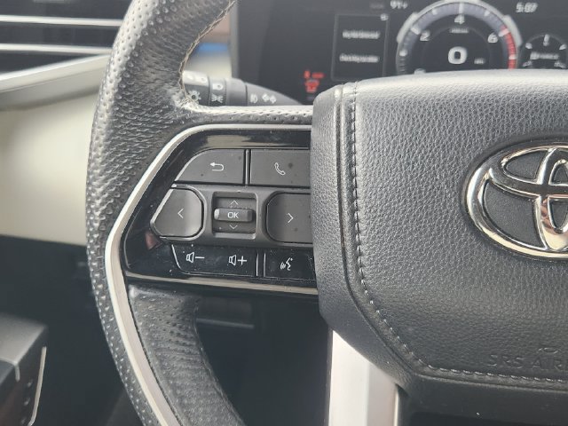 Used 2023 Toyota Sequoia Capstone AWD/4WD image 28