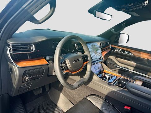 New 2024 Jeep Grand Wagoneer Series III w/ Rear Seat Video Group 1 AWD/4WD image 9