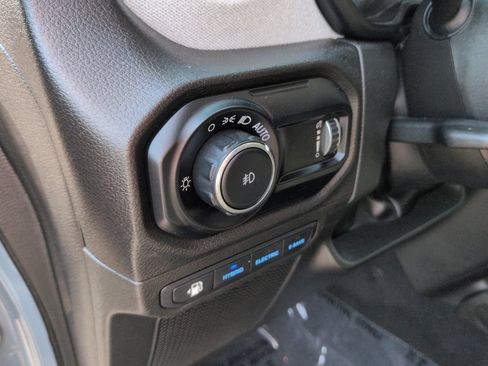 Used 2024 Jeep Wrangler Unlimited AWD/4WD image 23