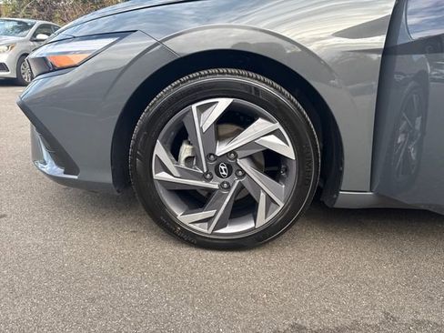 Certified 2025 Hyundai Elantra Sport image 27