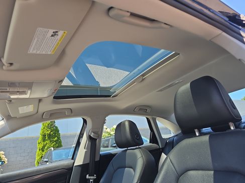 Used 2023 Volkswagen Jetta SEL FWD image 6