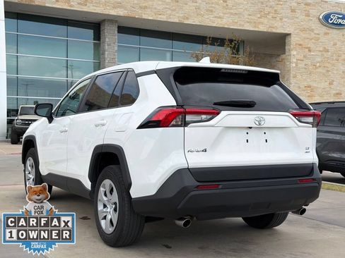 Used 2025 Toyota RAV4 LE AWD/4WD image 9