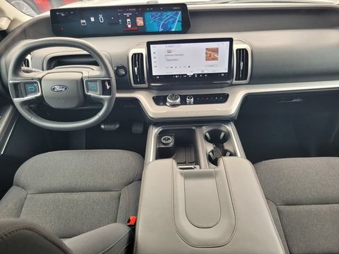 Certified 2025 Ford Expedition Active AWD/4WD image 14
