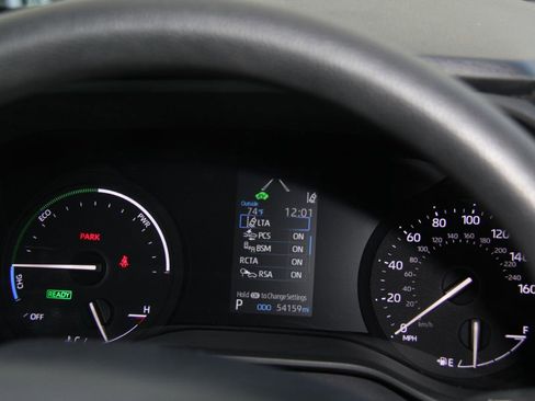 Used 2024 Toyota Sienna LE w/ LE Plus Package FWD image 14