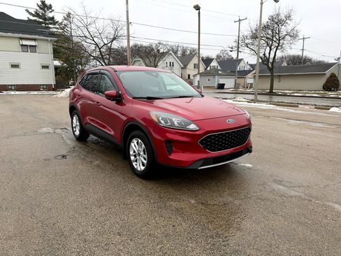 Used 2020 Ford Escape SE image 1