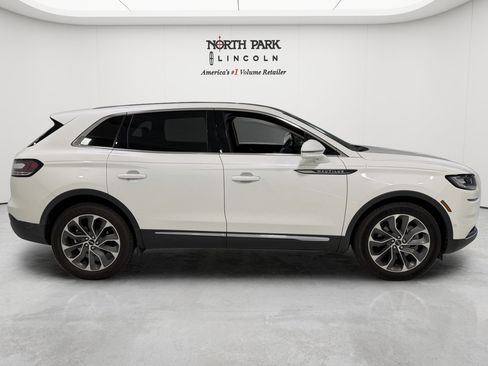 Used 2022 Lincoln Nautilus Reserve w/ Equipment Group 201A FWD image 6