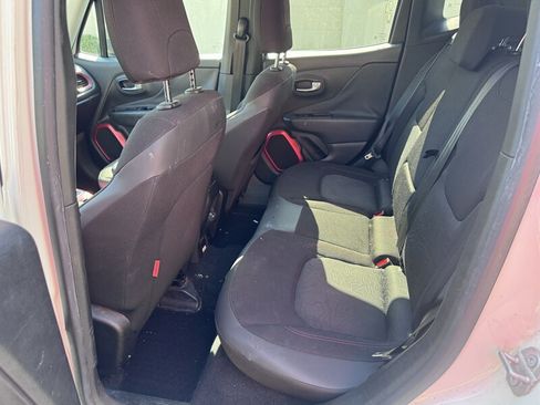 Used 2018 Jeep Renegade Trailhawk w/ Safety & Security Group image 15