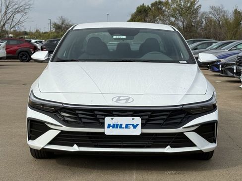 New 2026 Hyundai Elantra SE image 7