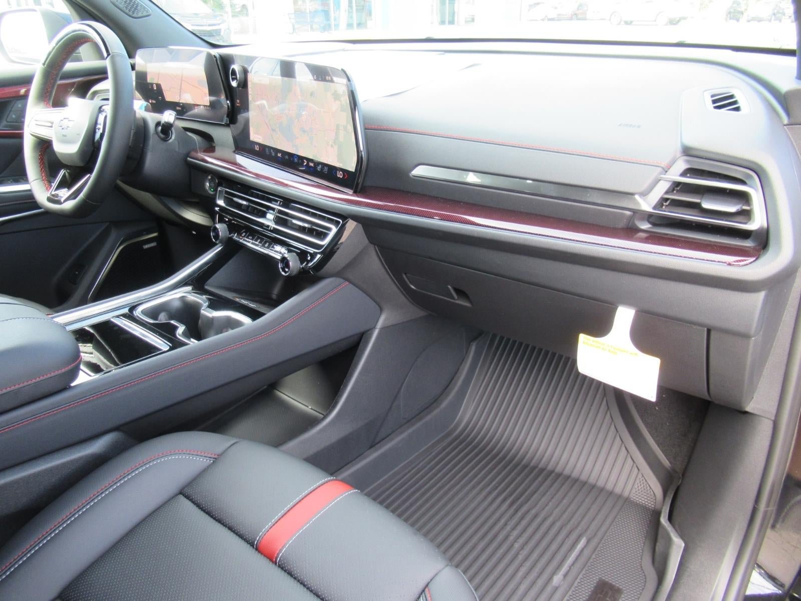 New 2026 Chevrolet Traverse RS w/ LPO, Floor Liner Package FWD image 11