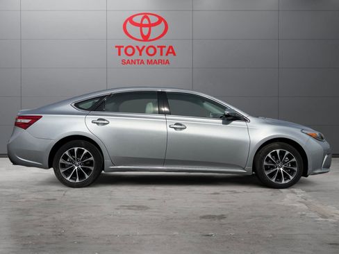 Used 2018 Toyota Avalon XLE w/ Carpet Mat Package image 20