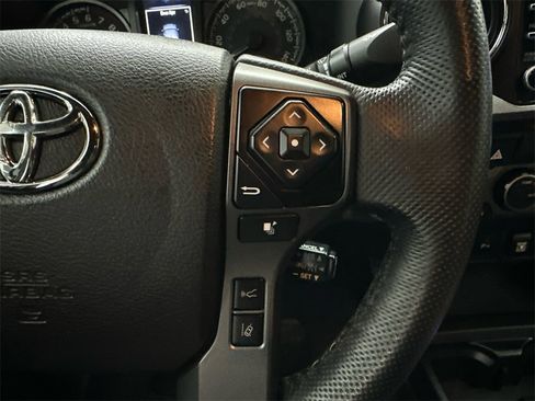 Used 2021 Toyota Tacoma TRD Off-Road image 26