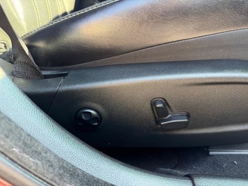 Used 2019 Chrysler 300 S w/ 300S Premium Group RWD image 23