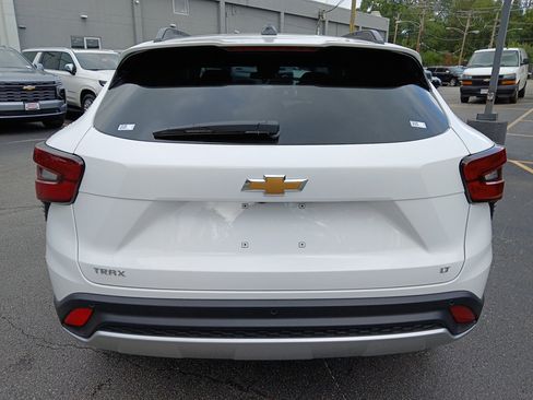 New 2026 Chevrolet Trax LT w/ Driver Confidence Package image 24