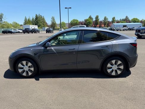 Used 2023 Tesla Model Y Long Range AWD/4WD image 5