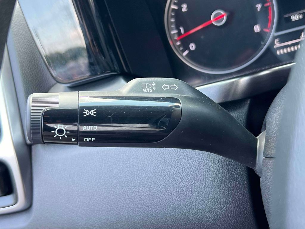 Certified 2023 Kia Sorento LX FWD image 23