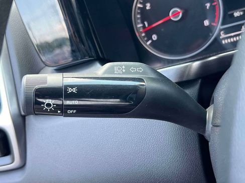 Certified 2023 Kia Sorento LX FWD image 23