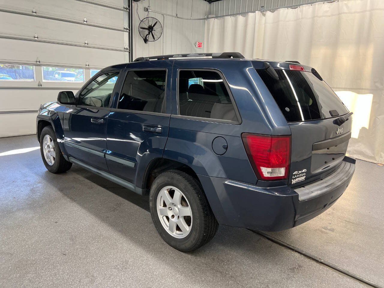 Used 2009 Jeep Grand Cherokee Laredo AWD/4WD image 6
