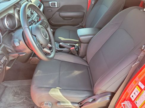 Used 2018 Jeep Wrangler Unlimited Sport S AWD/4WD image 9
