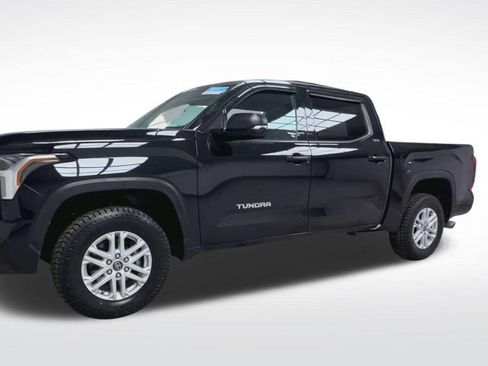 Used 2023 Toyota Tundra SR5 w/ SR5 Convenience Package AWD/4WD image 4