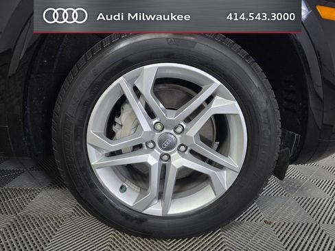 Used 2019 Audi Q5 2.0T Premium w/ Convenience Package image 2