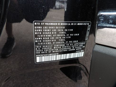 Used 2020 Volkswagen Tiguan SEL AWD/4WD image 17