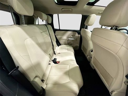 Certified 2021 Mercedes-Benz GLB 250 4MATIC image 28