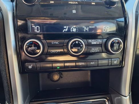 Used 2021 Subaru Ascent Premium w/ Convenience Package image 10