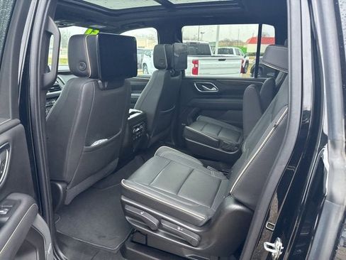 Used 2021 Chevrolet Suburban Premier w/ Premium Package image 10