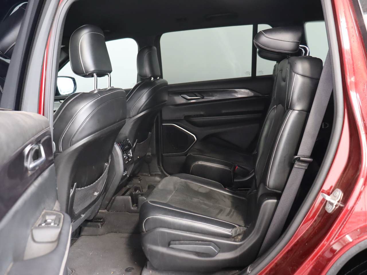 Used 2021 Jeep Grand Cherokee L Laredo RWD image 15