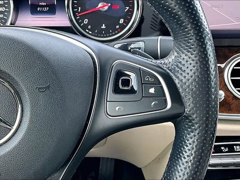 Used 2018 Mercedes-Benz E 400 E 400 image 25