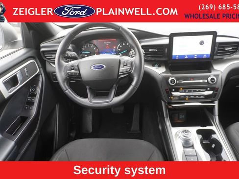Used 2020 Ford Explorer XLT w/ Comfort Package image 14