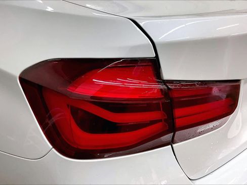 Used 2018 BMW 330i Sedan image 31