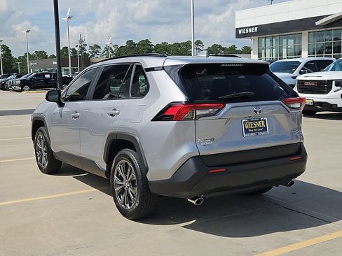 Used 2022 Toyota RAV4 XLE Premium AWD/4WD image 7